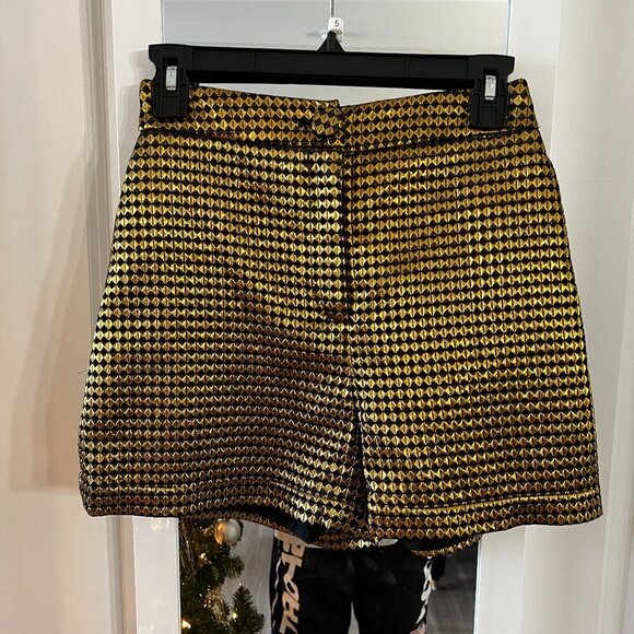NWT Boutique MOSCHINO Gold and Black Shorts Size USA 6 - Picture 1 of 6